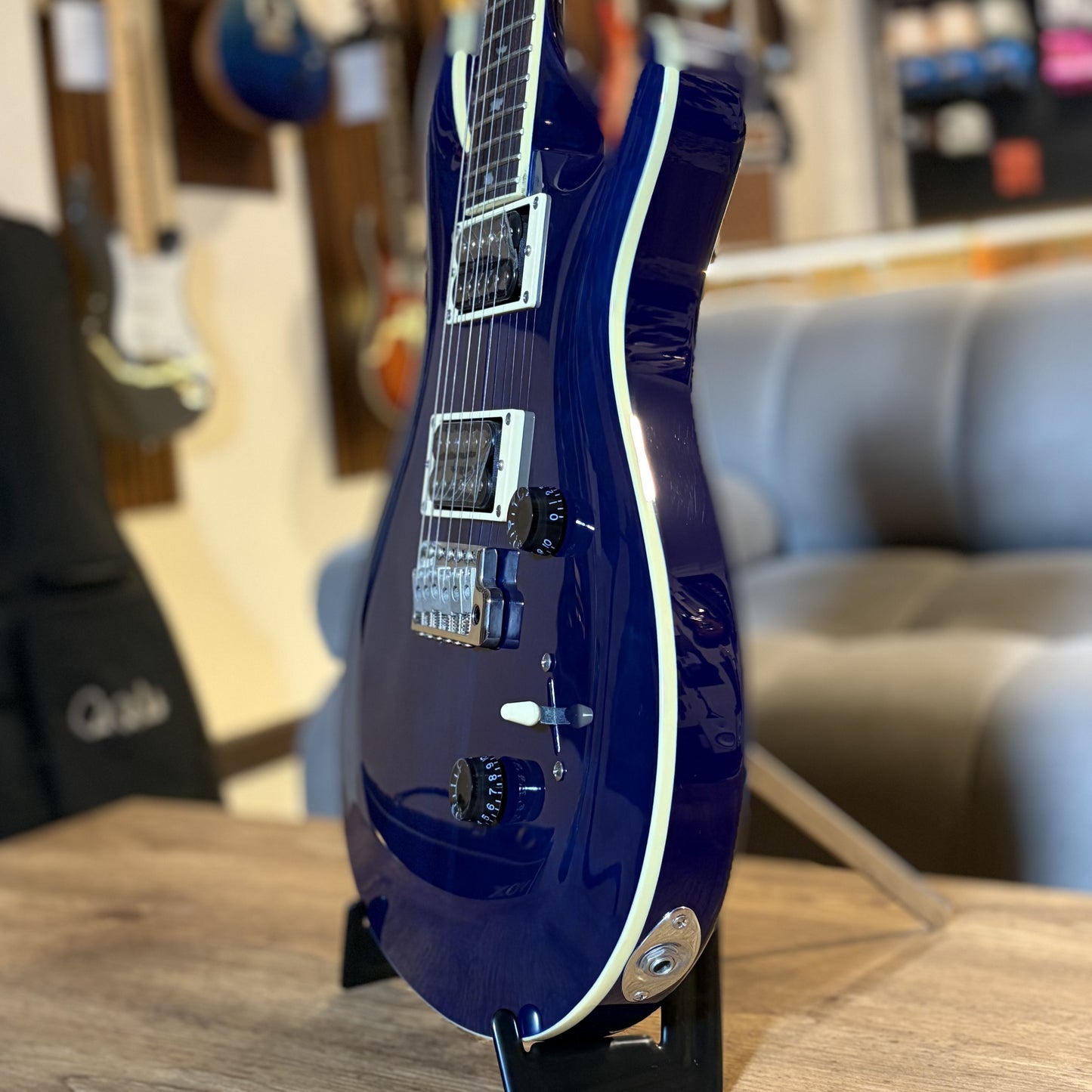 PRS SE 24 - TRANSLUCENT BLUE