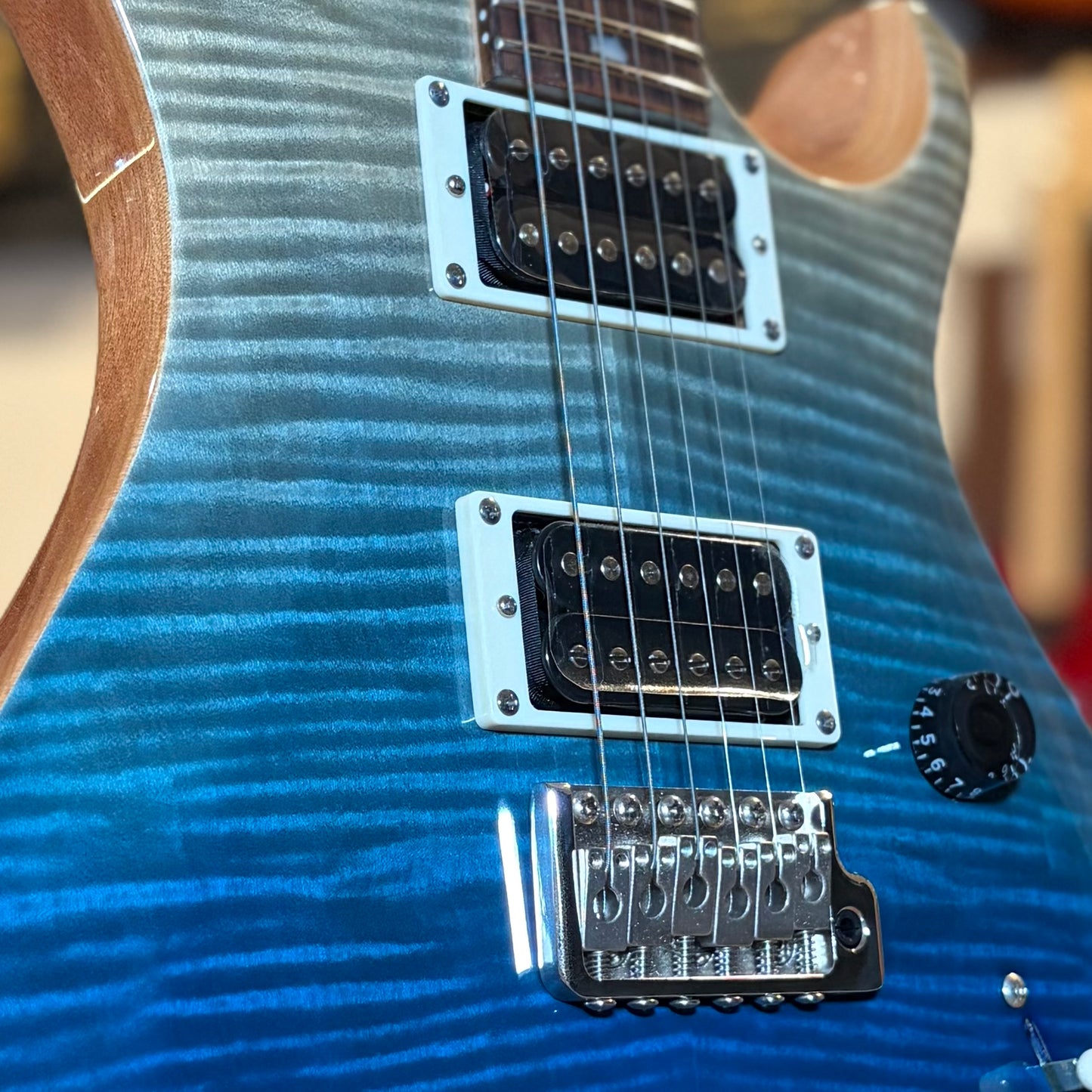 PRS SE 24 CUSTOM - LIMITED EDITION - BLUE FADE