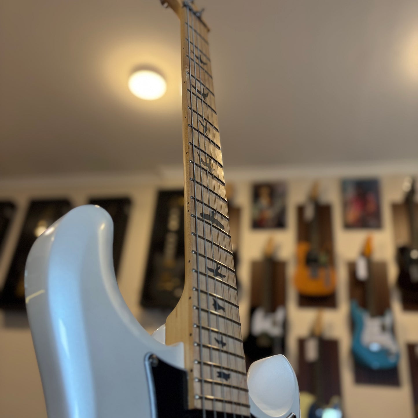 PRS SE NF3 - PEARL WHITE / MAPEL