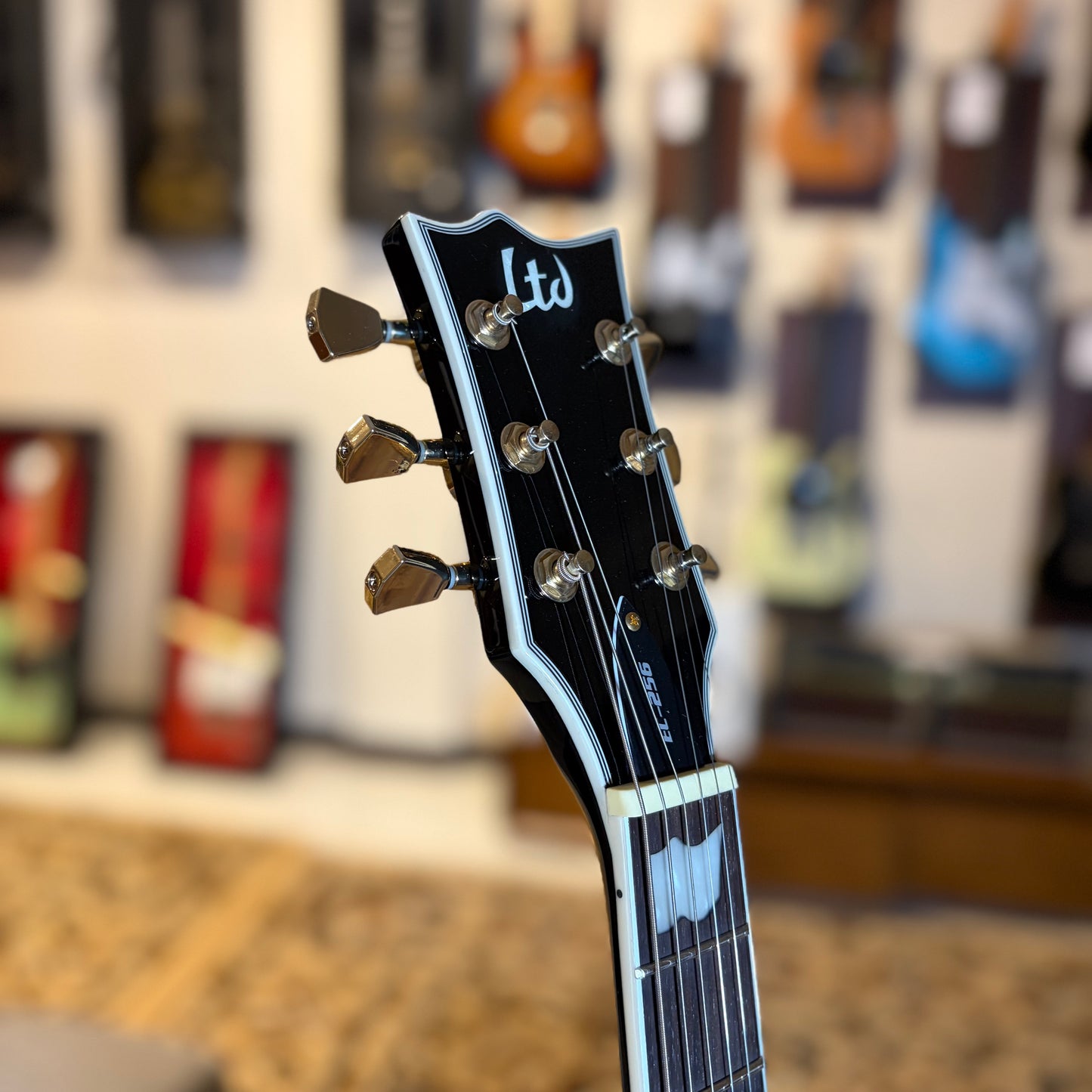 ESP LTD EC-256 - BLACK