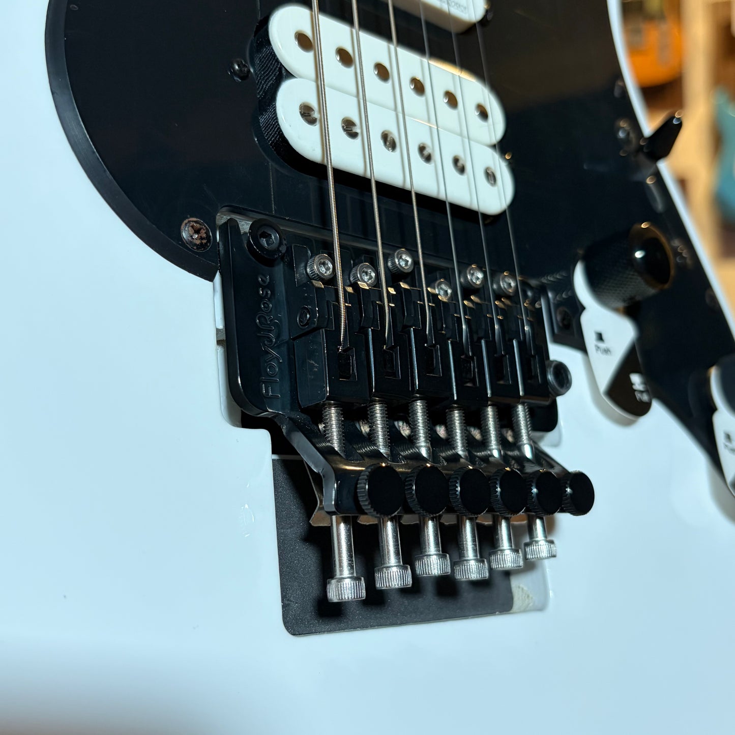 ESP LTD SN-1000 FR - SNOW WHITE