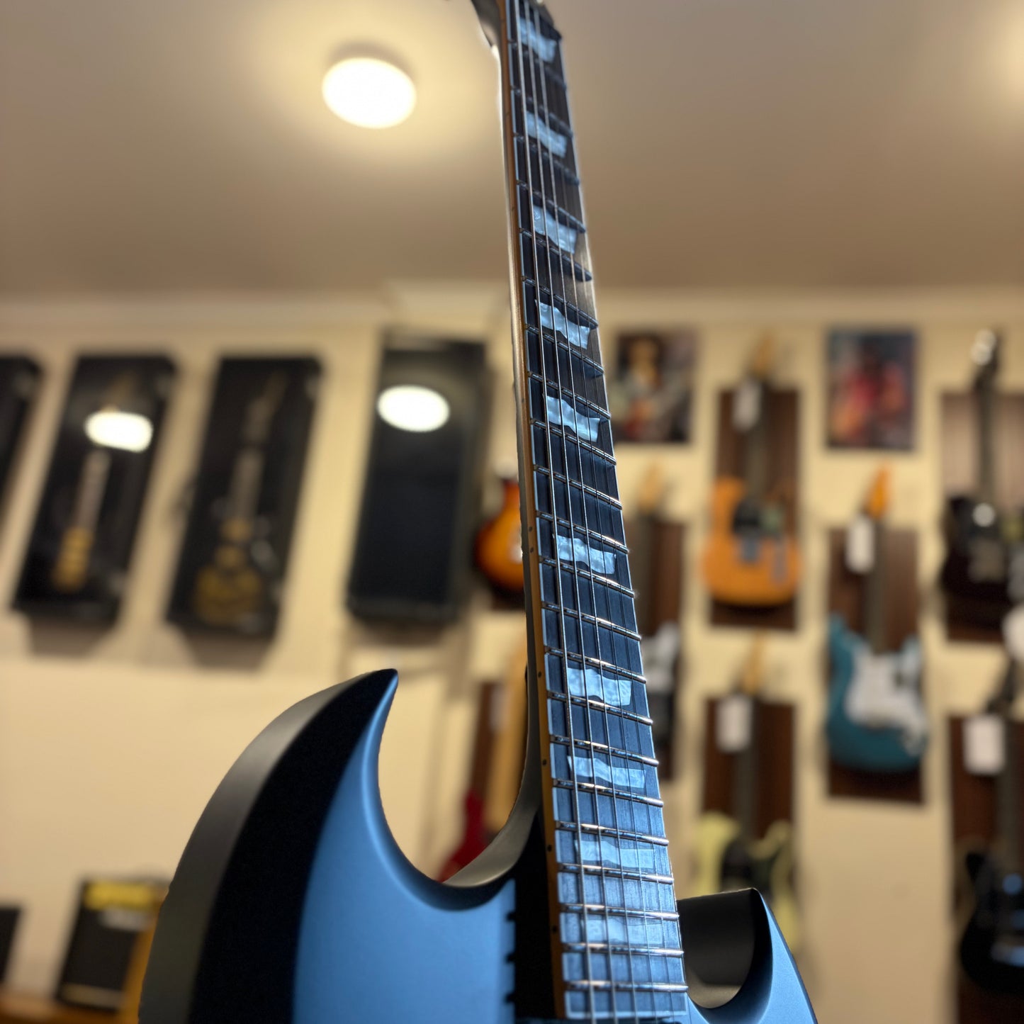 ESP LTD VIPER-1000 - VINTAGE BLACK