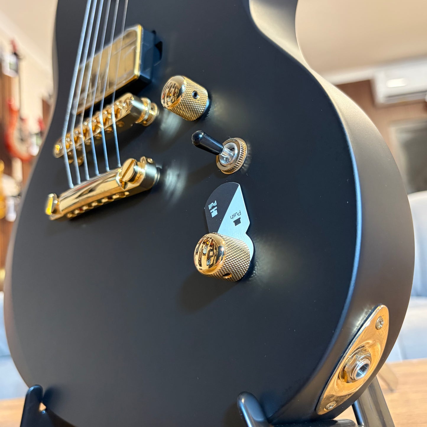 ESP LTD VIPER-1000 - VINTAGE BLACK