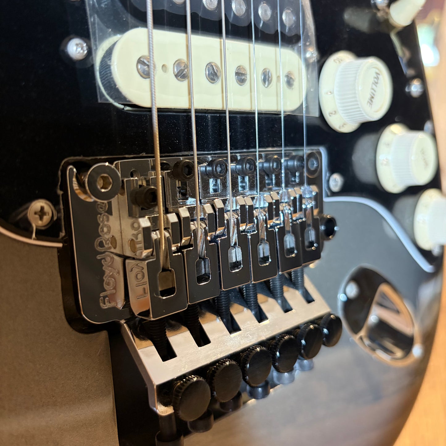 FENDER AMERICAN ULTRA LUXE STRAT FLOYD ROSE HSS MAPLE FB, SILVERBURST