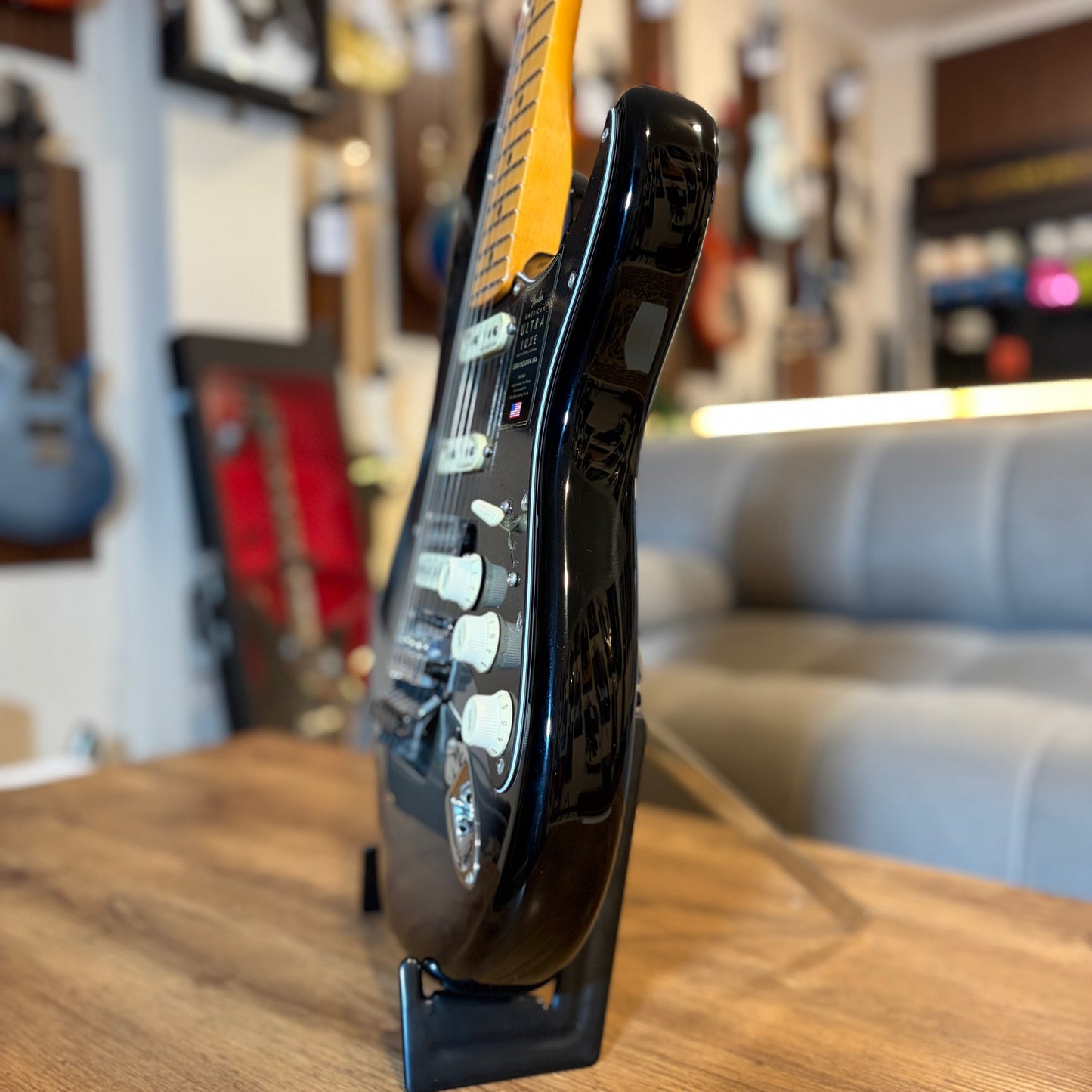 FENDER AMERICAN ULTRA LUXE STRAT FLOYD ROSE HSS MAPLE FB, SILVERBURST