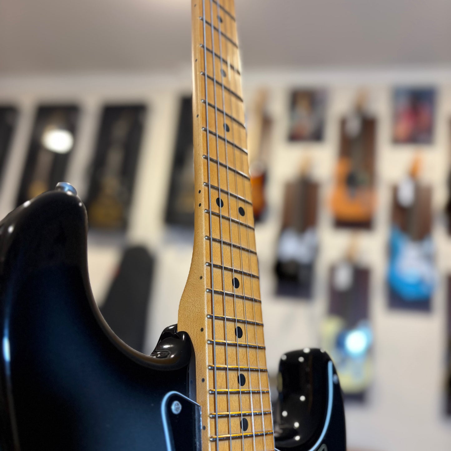 FENDER AMERICAN ULTRA LUXE STRAT FLOYD ROSE HSS MAPLE FB, SILVERBURST