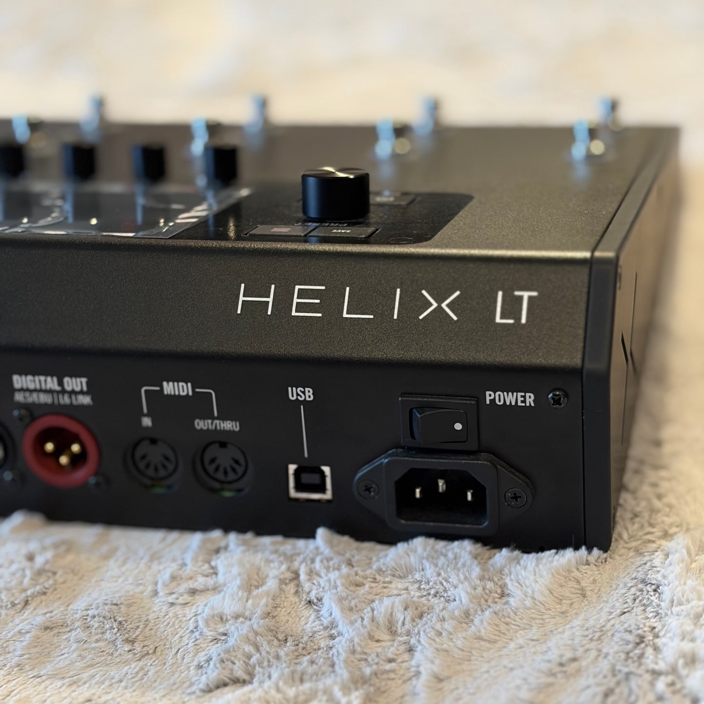 HELIX LT - LINE 6 GUITAR MULTI-EFFECTS PROCESSOR